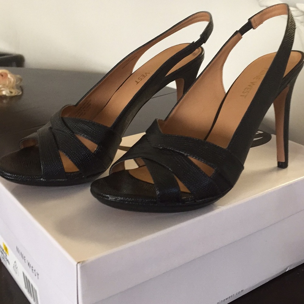 PREOWN BLACK NINE WEST SLINGBACK HEELS SIZE 7